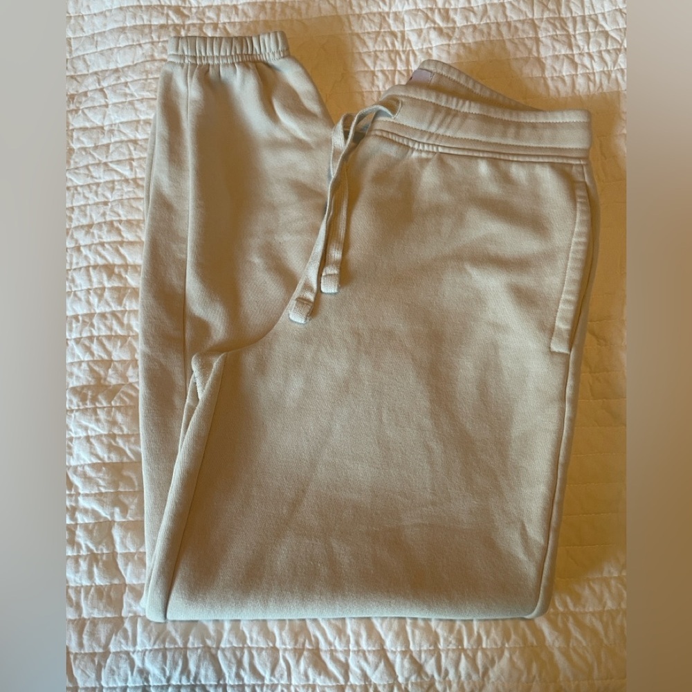 Old Navy Cream Sweatpants size Small